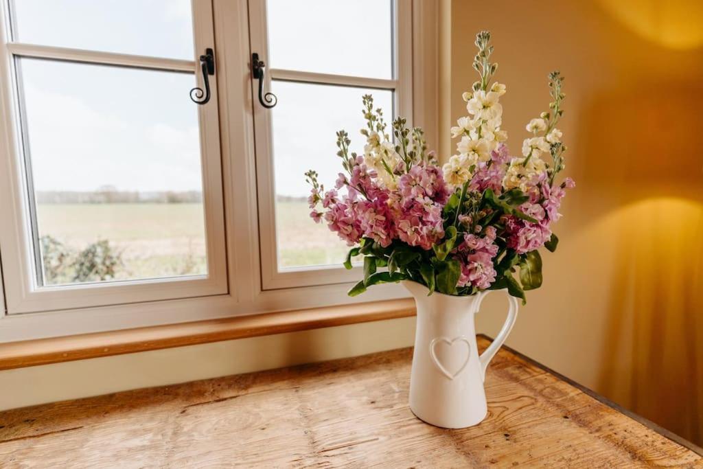 Beautiful Cottage In Bredfield Near To Woodbridge On The Suffolk Coast Bagian luar foto
